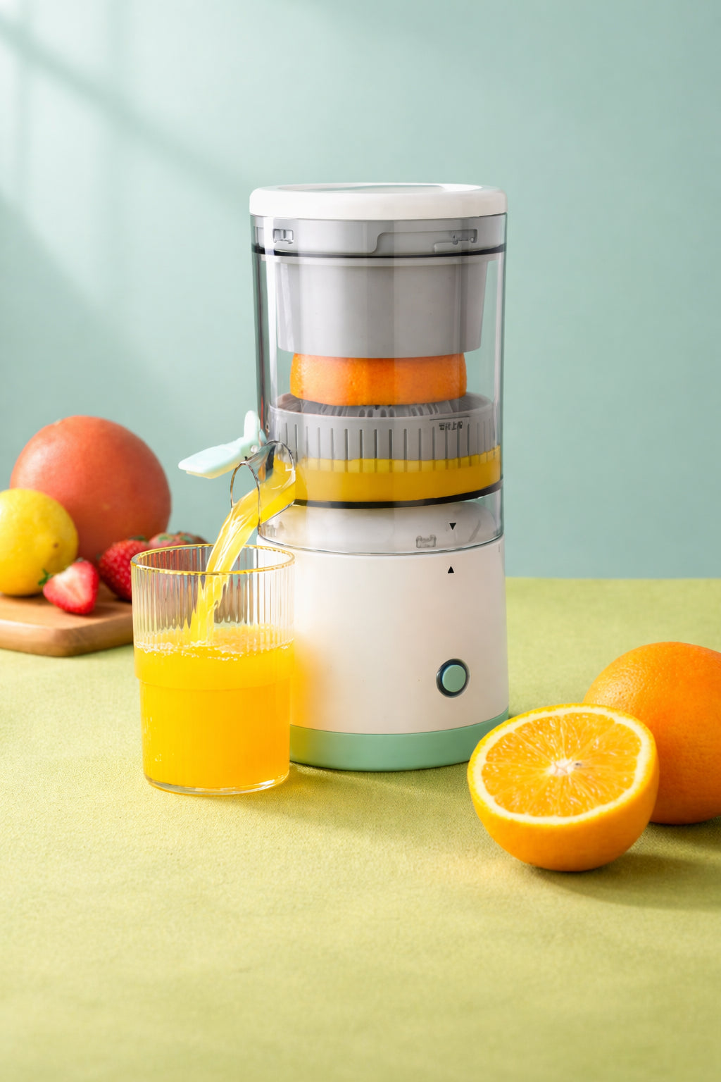 PORTABLE USB RECHARGEABLE MINI JUICER BLENDER