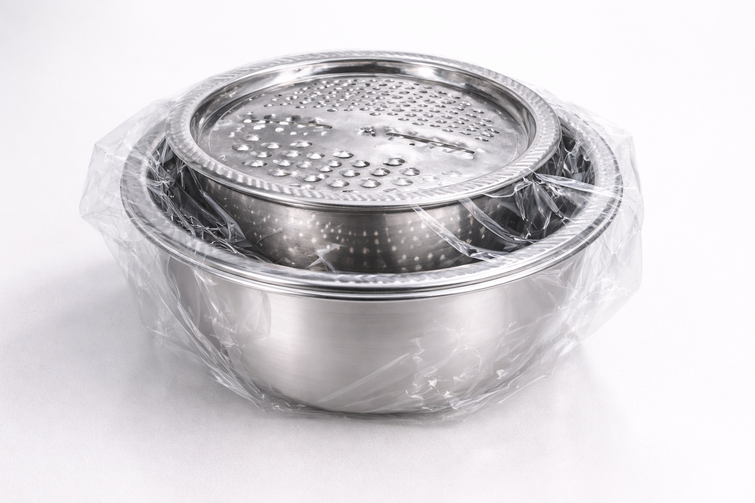 3-IN-1 MULTI-FUNCTIONAL GRATER BASIN WITH STAINLESS STEEL COLANDER